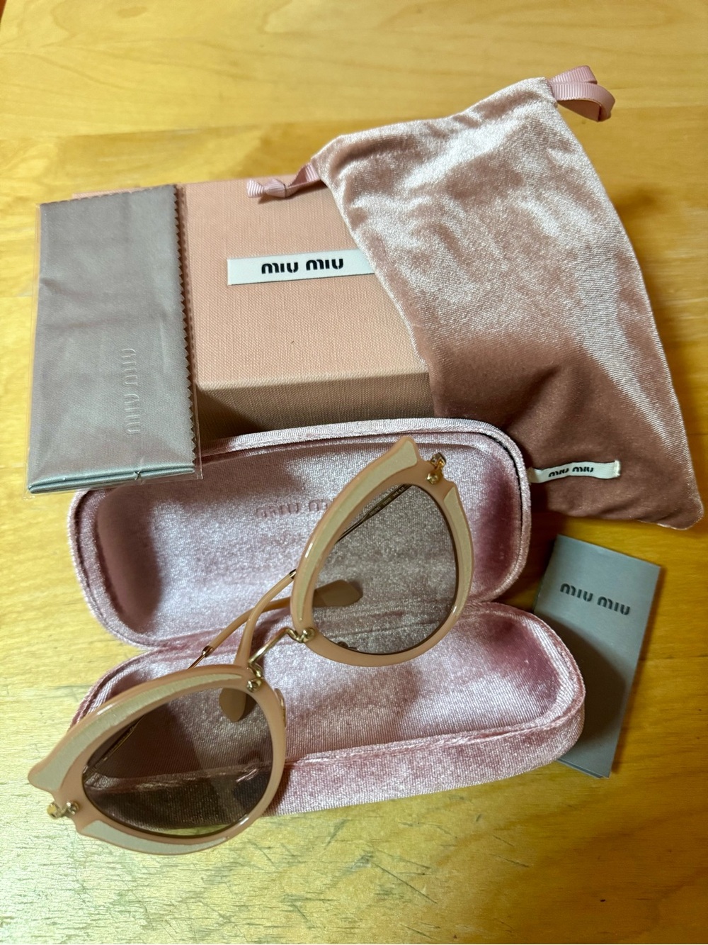 Miu Miu MUO5SS Noir Multi-Layer Cat-Eye Sunglasses - Full Set